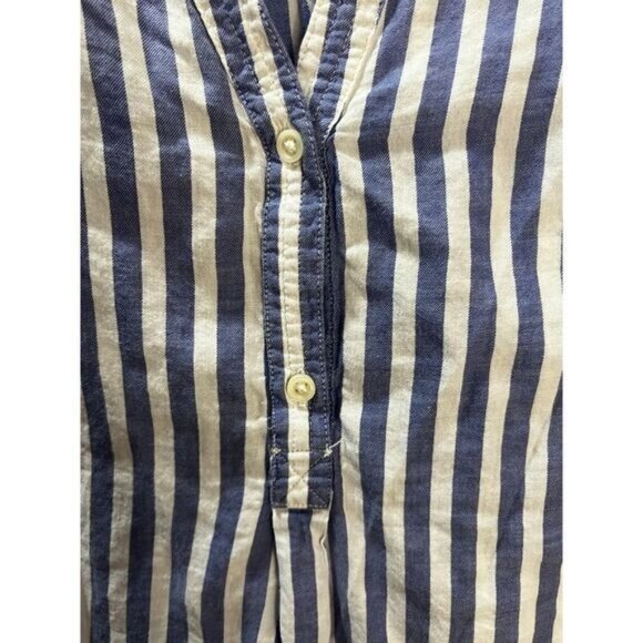 NWOT Old Navy Blouse Top Blue Stripe V Neck 1/2 Button Cotton Medium‎ - Picture 5 of 5